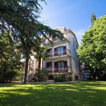 אומאג Apartments Lidija מראה חיצוני תמונה