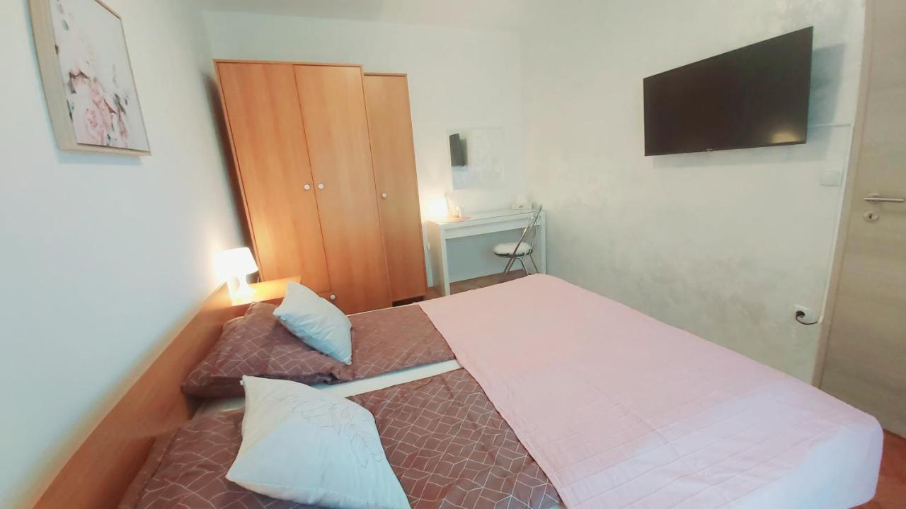אומאג Apartments Lidija מראה חיצוני תמונה