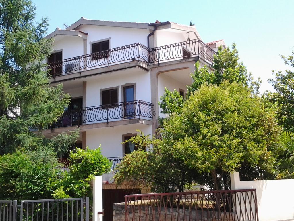 אומאג Apartments Lidija מראה חיצוני תמונה
